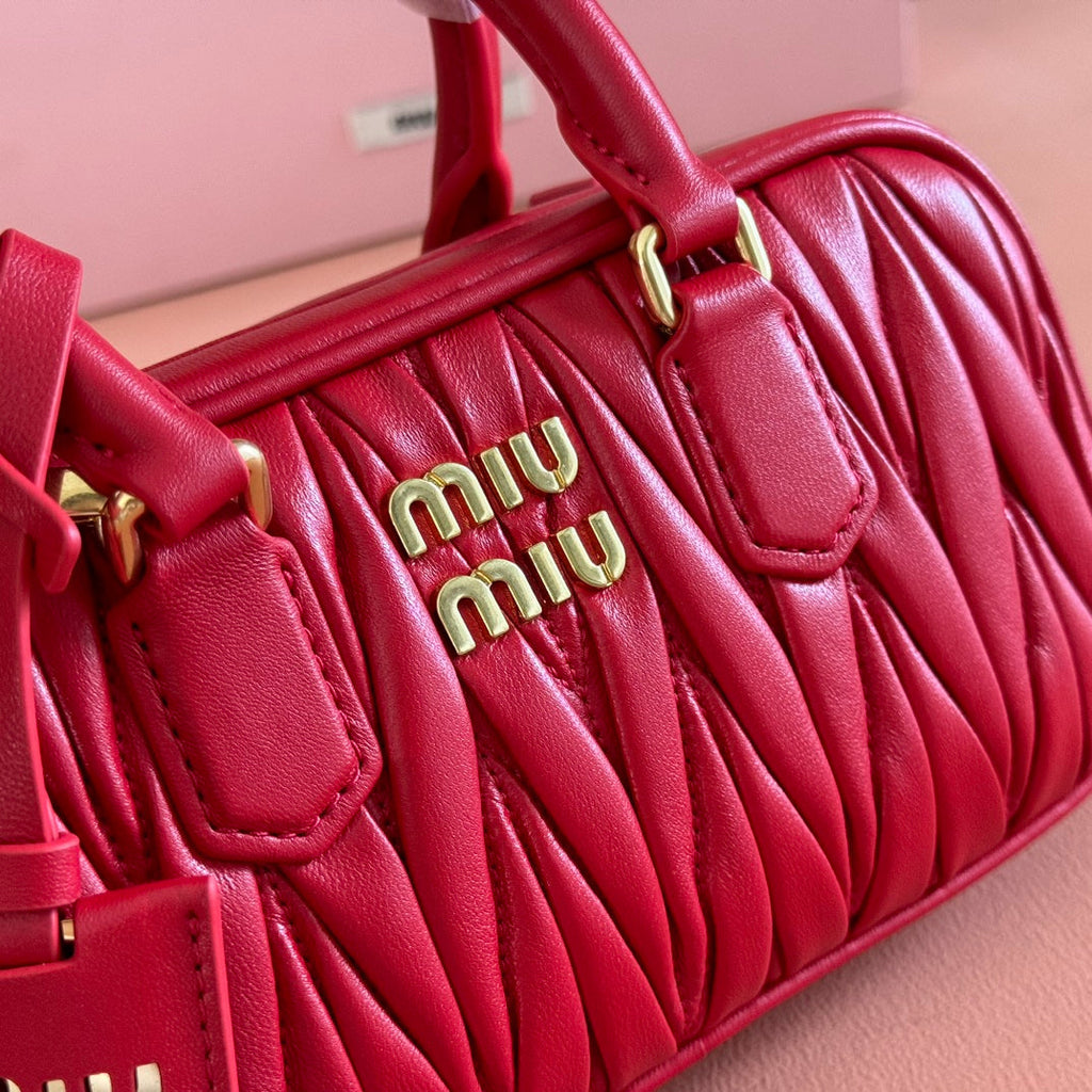MIU MIU ARCADIE MINI BAG 19 VERMELHO IN MATELASSÉ NAPPA LEATHER