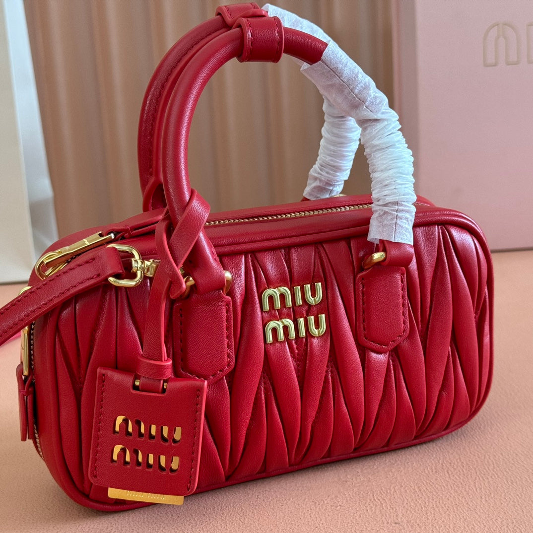 MIU MIU ARCADIE MINI BAG 19 VERMELHO IN MATELASSÉ NAPPA LEATHER