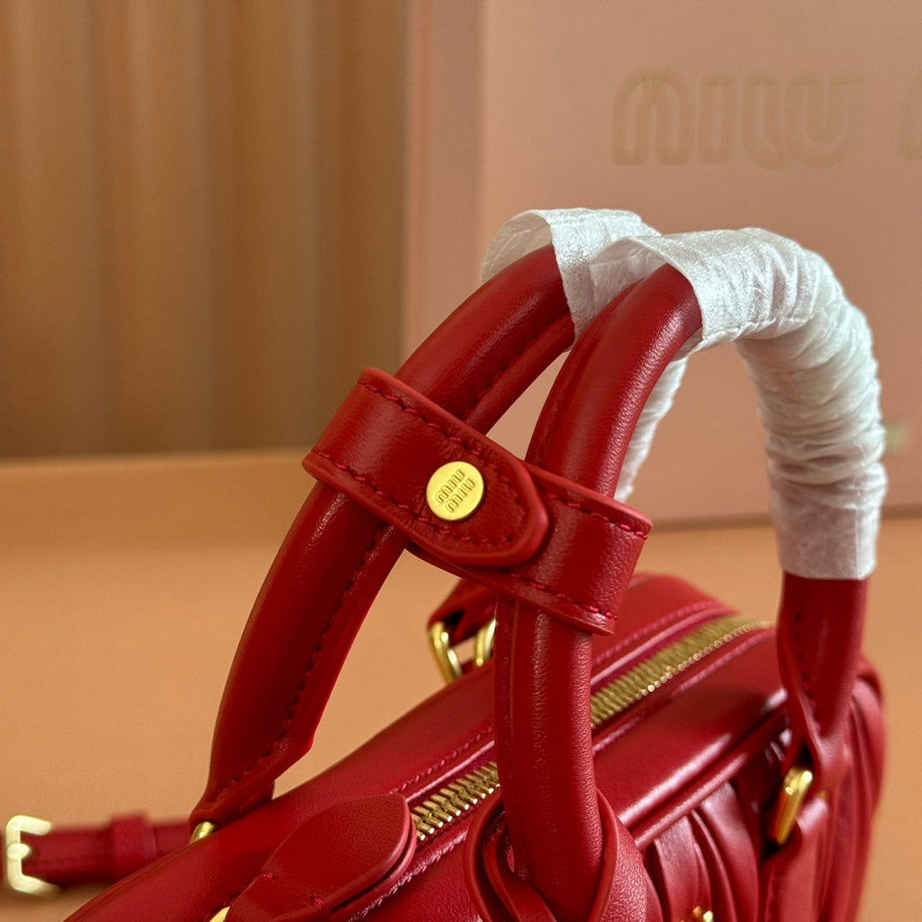 MIU MIU ARCADIE MINI BAG 19 VERMELHO IN MATELASSÉ NAPPA LEATHER