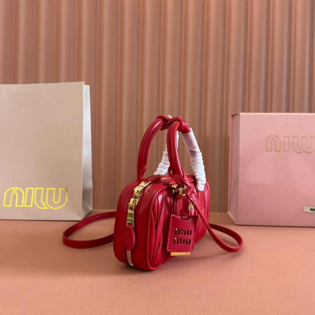 MIU MIU ARCADIE MINI BAG 19 VERMELHO IN MATELASSÉ NAPPA LEATHER