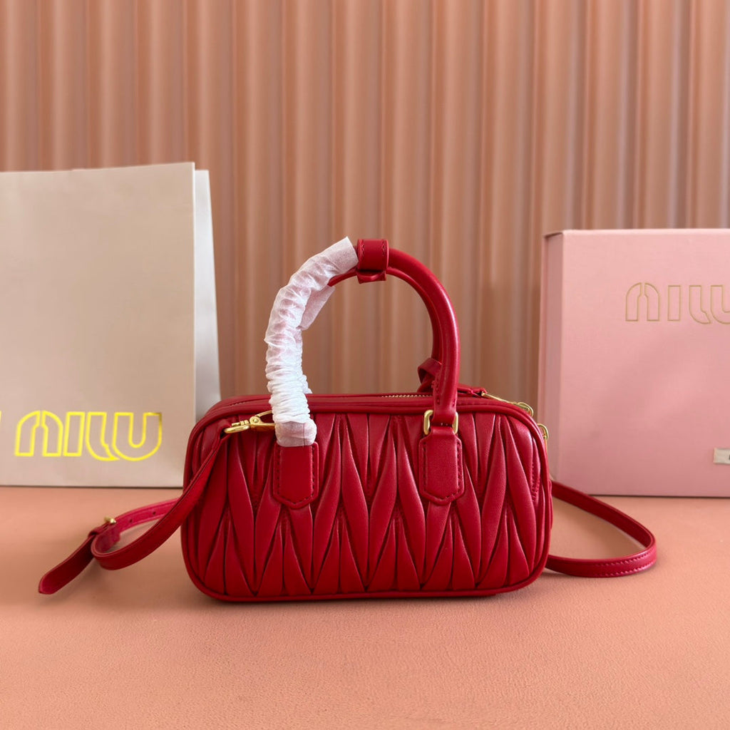 MIU MIU ARCADIE MINI BAG 19 VERMELHO IN MATELASSÉ NAPPA LEATHER