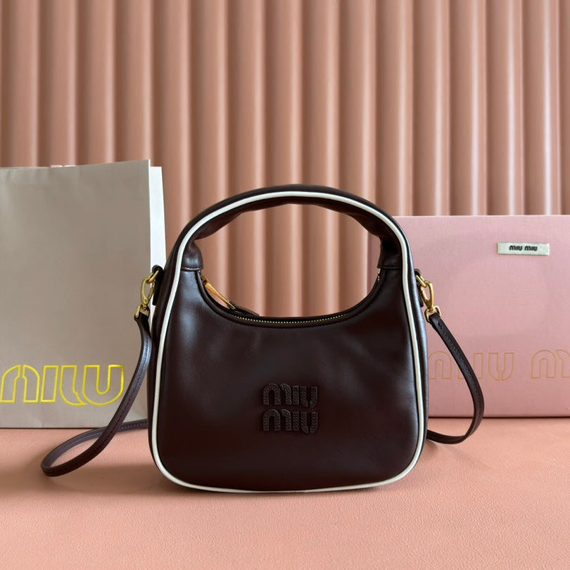 MIU MIU HOBO BOLSA WANDER BLACK IN CALFSKIN