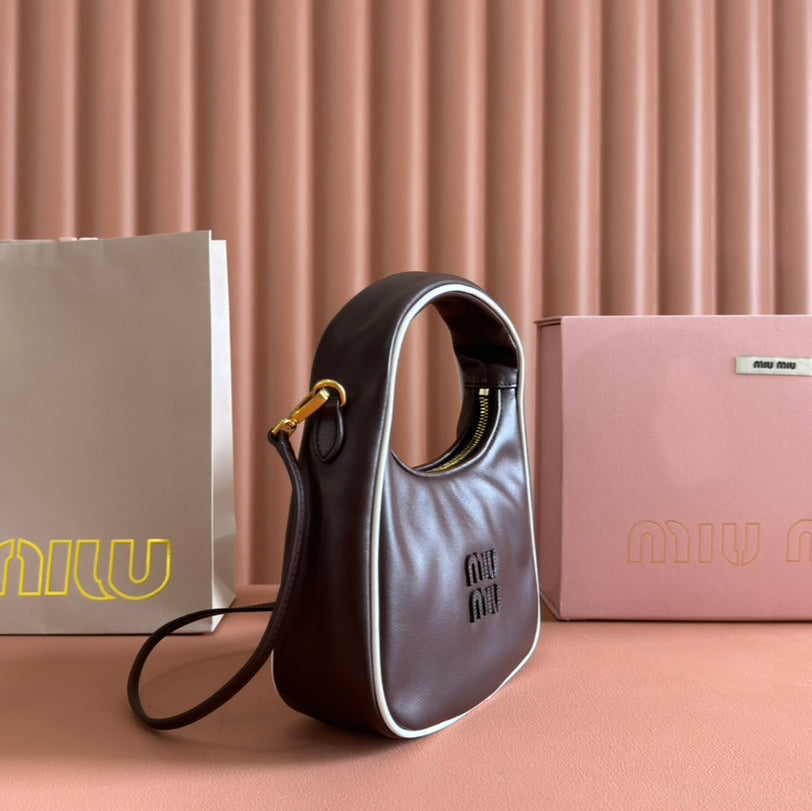 MIU MIU HOBO BOLSA WANDER BLACK IN CALFSKIN