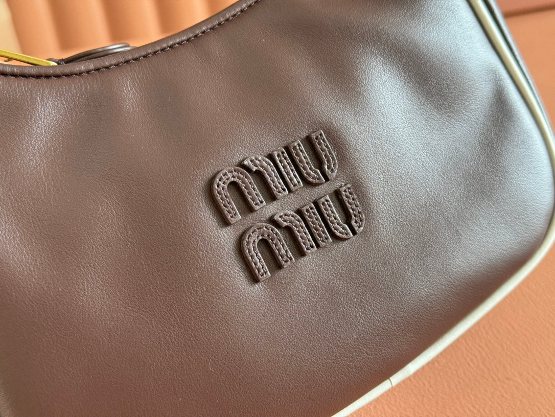 MIU MIU HOBO BOLSA WANDER BLACK IN CALFSKIN