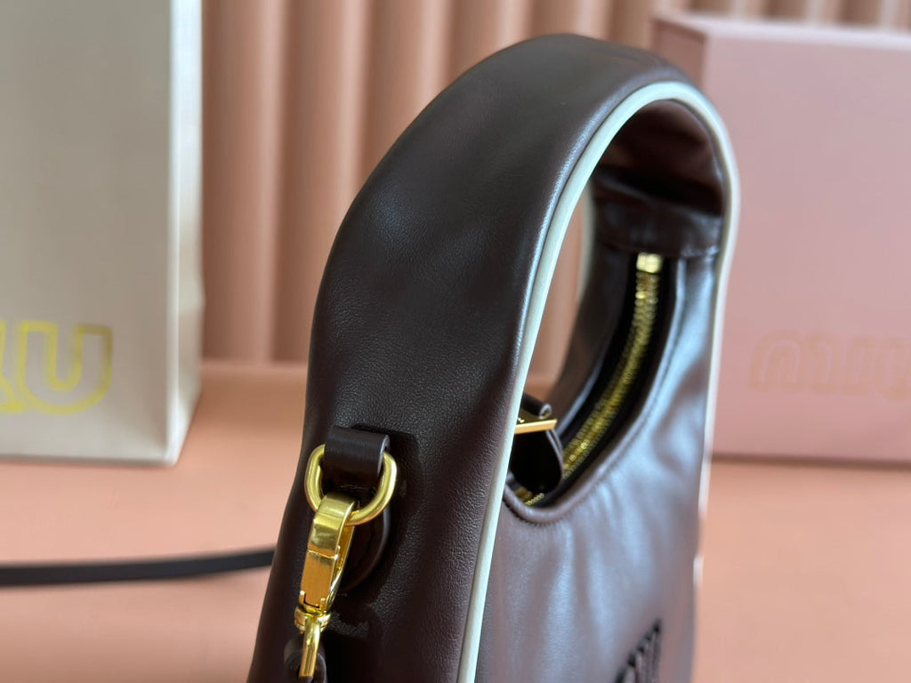 MIU MIU HOBO BOLSA WANDER BLACK IN CALFSKIN