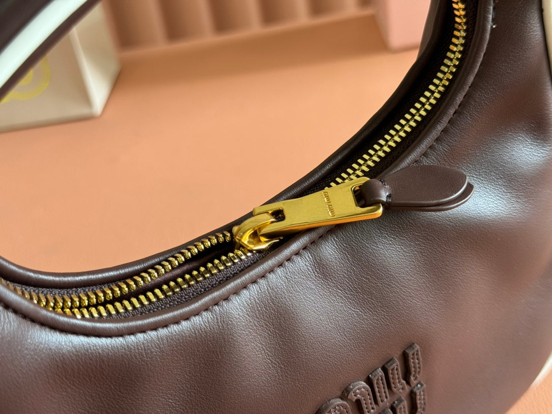 MIU MIU HOBO BOLSA WANDER BLACK IN CALFSKIN