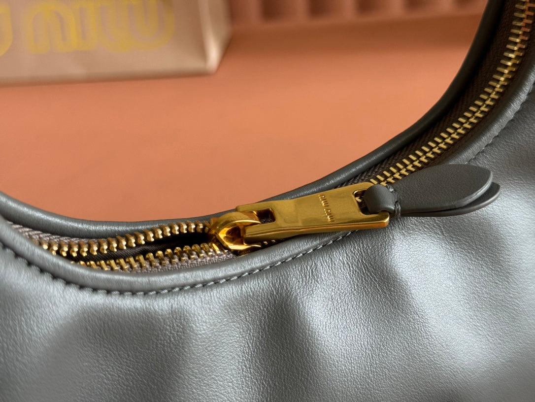MIU MIU HOBO BOLSA WANDER DARK GRAY IN CALFSKIN