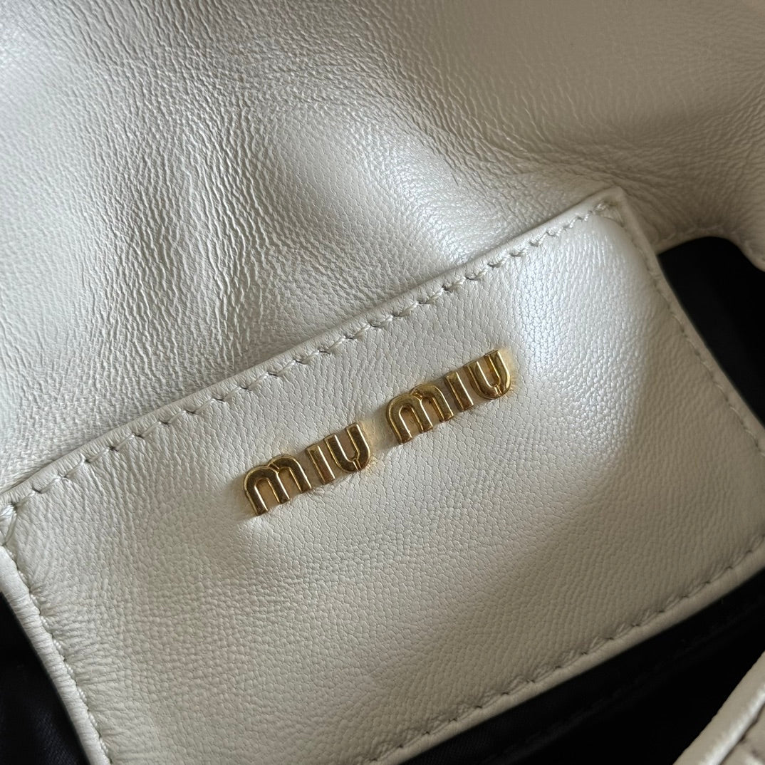 MIU MIU MATELASSé NAPPA LEATHER MINI BAG 18 WHITE