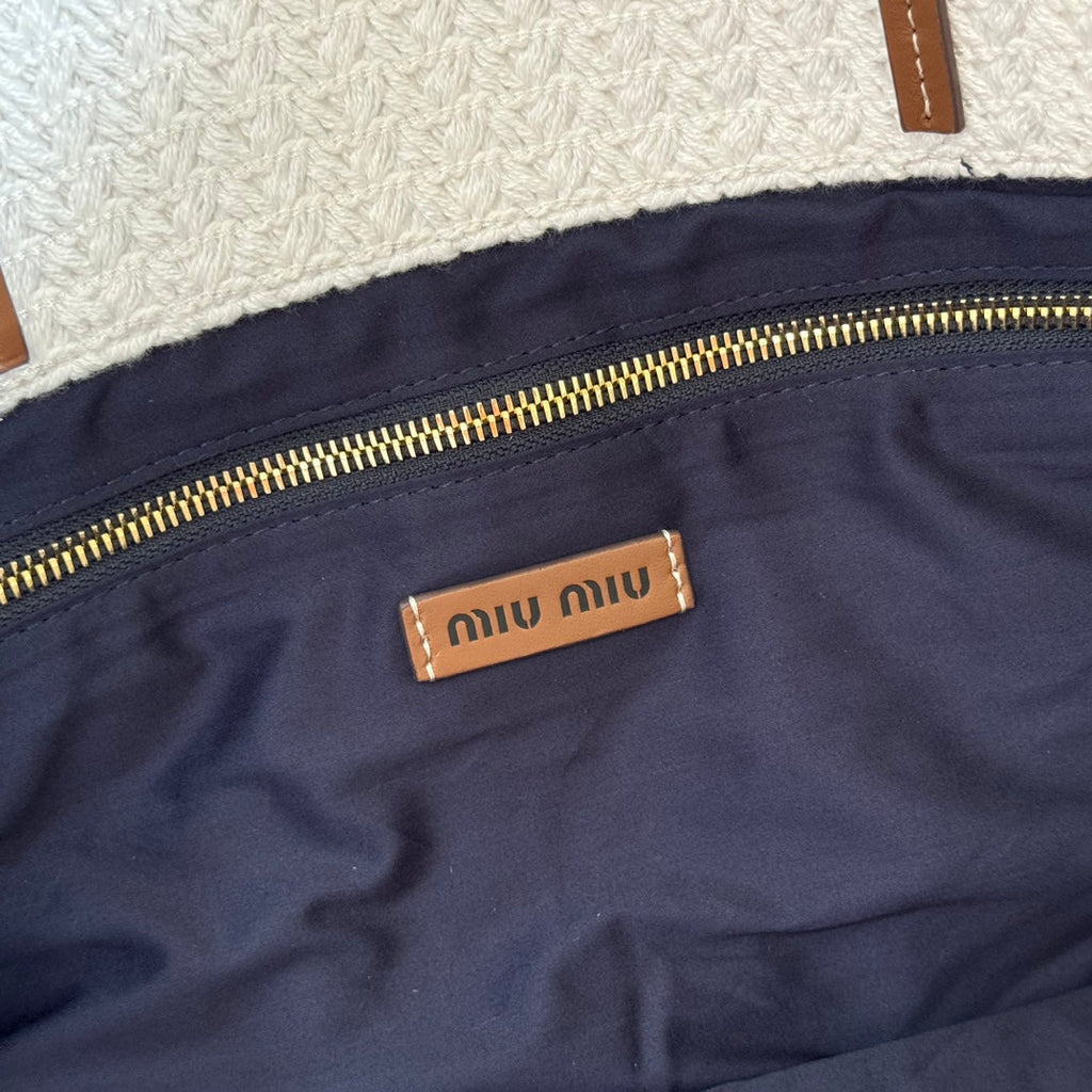 MIU MIU TOTE BAG 40 IN STRIPED PATTERN OF WHITE BEIGE AND BLACK WOVEN RAFFIA