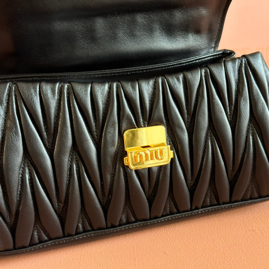 MIU MIU CHAIN SHOULDER BAG 24 IN BLACK PATENT SMOOTH LAMBSKIN