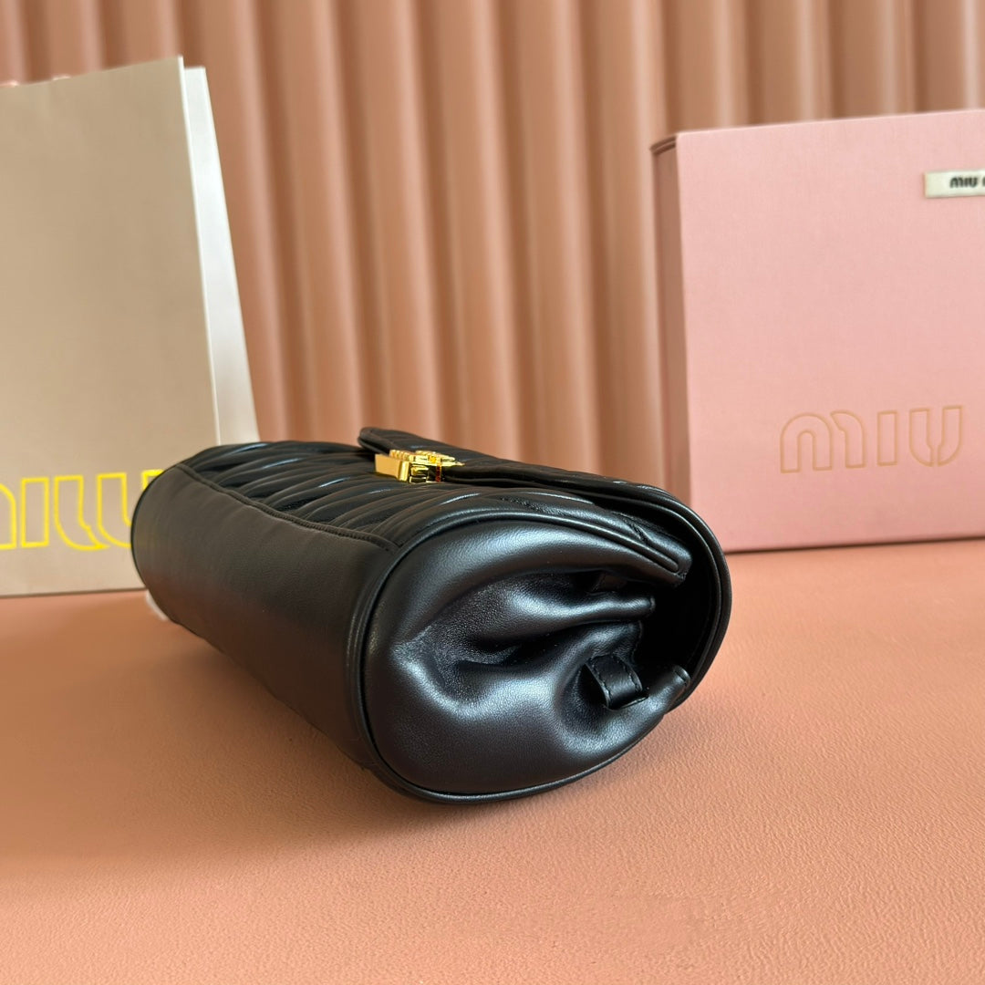 MIU MIU CHAIN SHOULDER BAG 24 IN BLACK PATENT SMOOTH LAMBSKIN