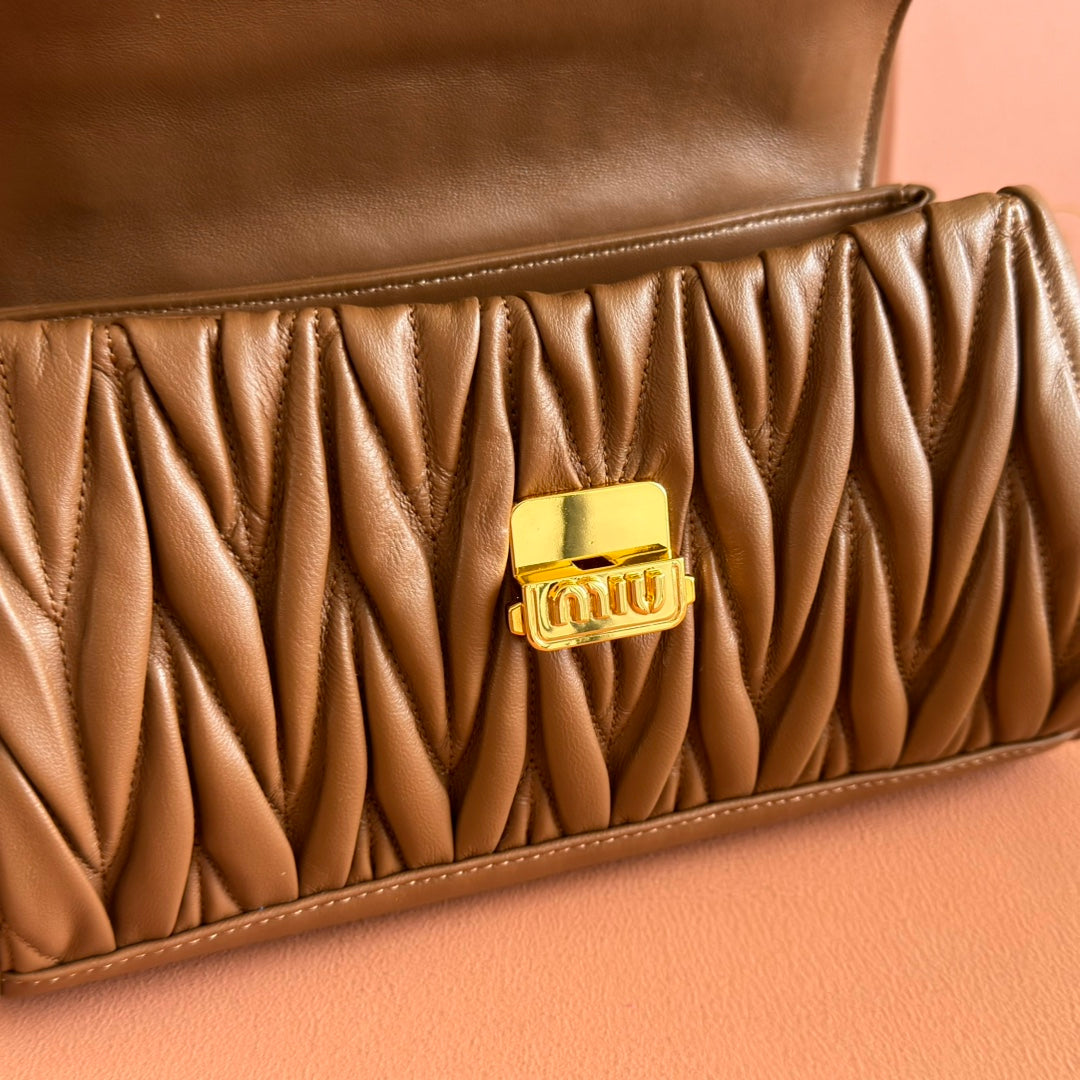 MIU MIU CHAIN SHOULDER BAG 24 IN BROWN PATENT SMOOTH LAMBSKIN
