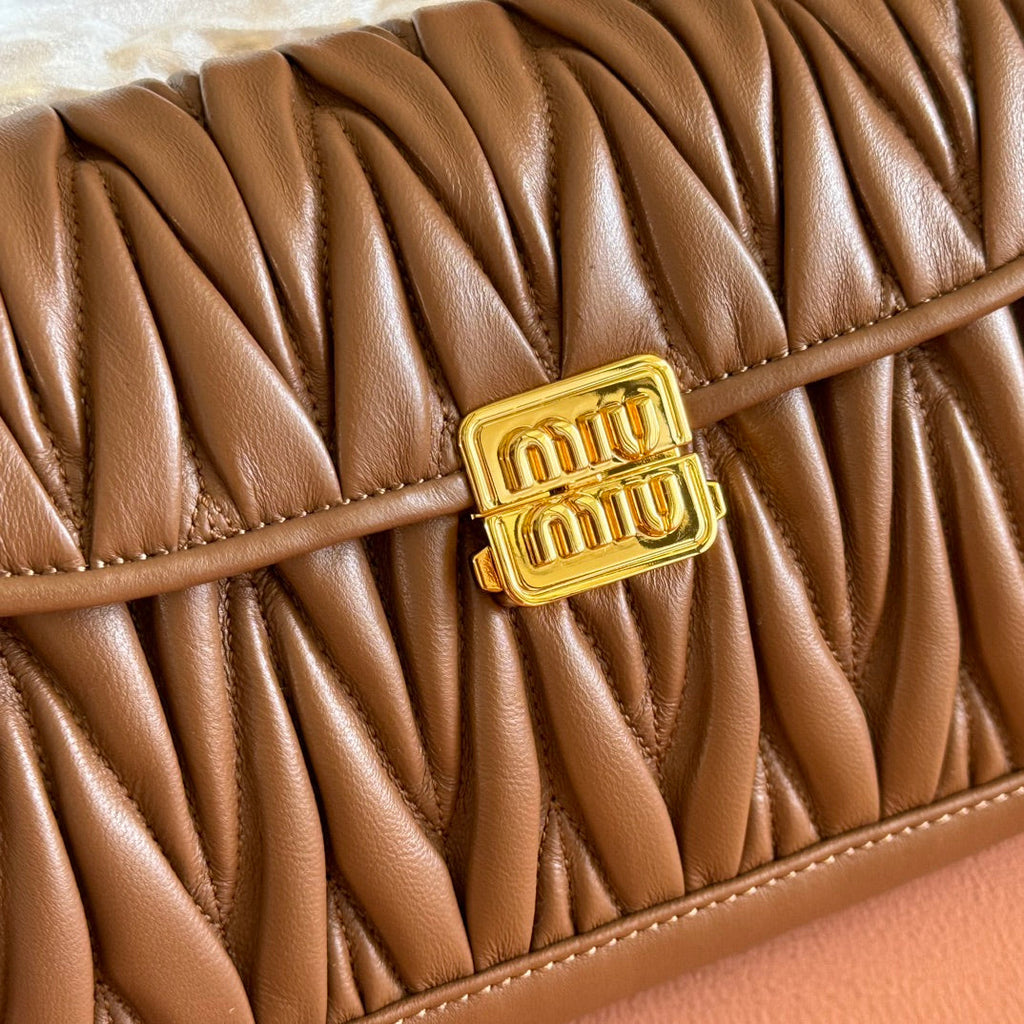 MIU MIU CHAIN SHOULDER BAG 24 IN BROWN PATENT SMOOTH LAMBSKIN