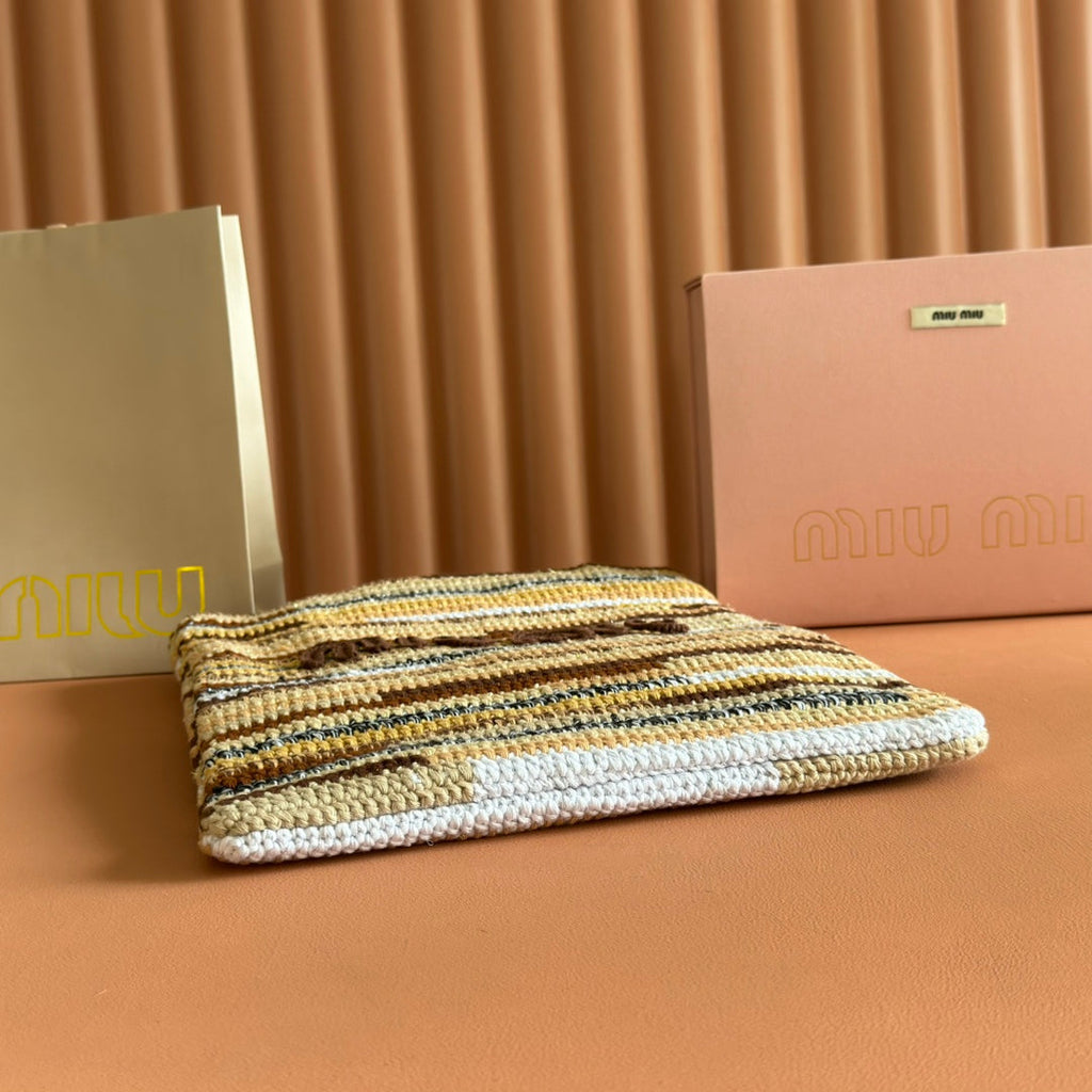 MIU MIU CROCHET TOTE BAG 38 IN NATURAL RAFFIA