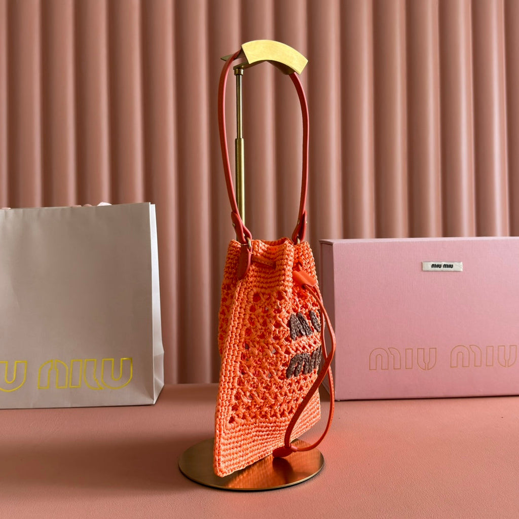 MIU MIU MIUMIU 26S WANDER BUCKET BAG 23 IN ORANGE RAFFIA WITH LEATHER TRIM
