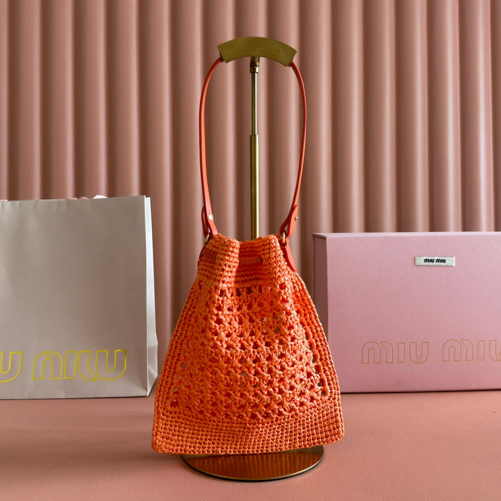 MIU MIU MIUMIU 26S WANDER BUCKET BAG 23 IN ORANGE RAFFIA WITH LEATHER TRIM