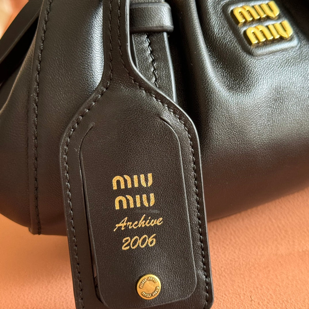 MIU MIU MIUMIU 26S JOIE HAND BAG 22 IN BLACK SHINY LAMBSKIN GOLD HARDWARE