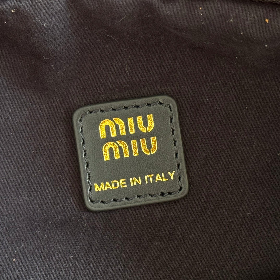 MIU MIU MIUMIU 26S POUCH BAG 25 IN CREAM AND NAVY WOOL WITH CALFSKIN HANDLE