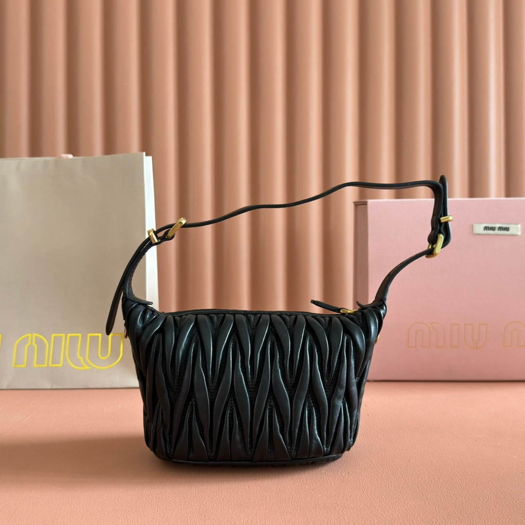 MIU MIU MIUMIU 26S POUCH BAG 15 IN BLACK CALFSKIN GOLD HARDWARE