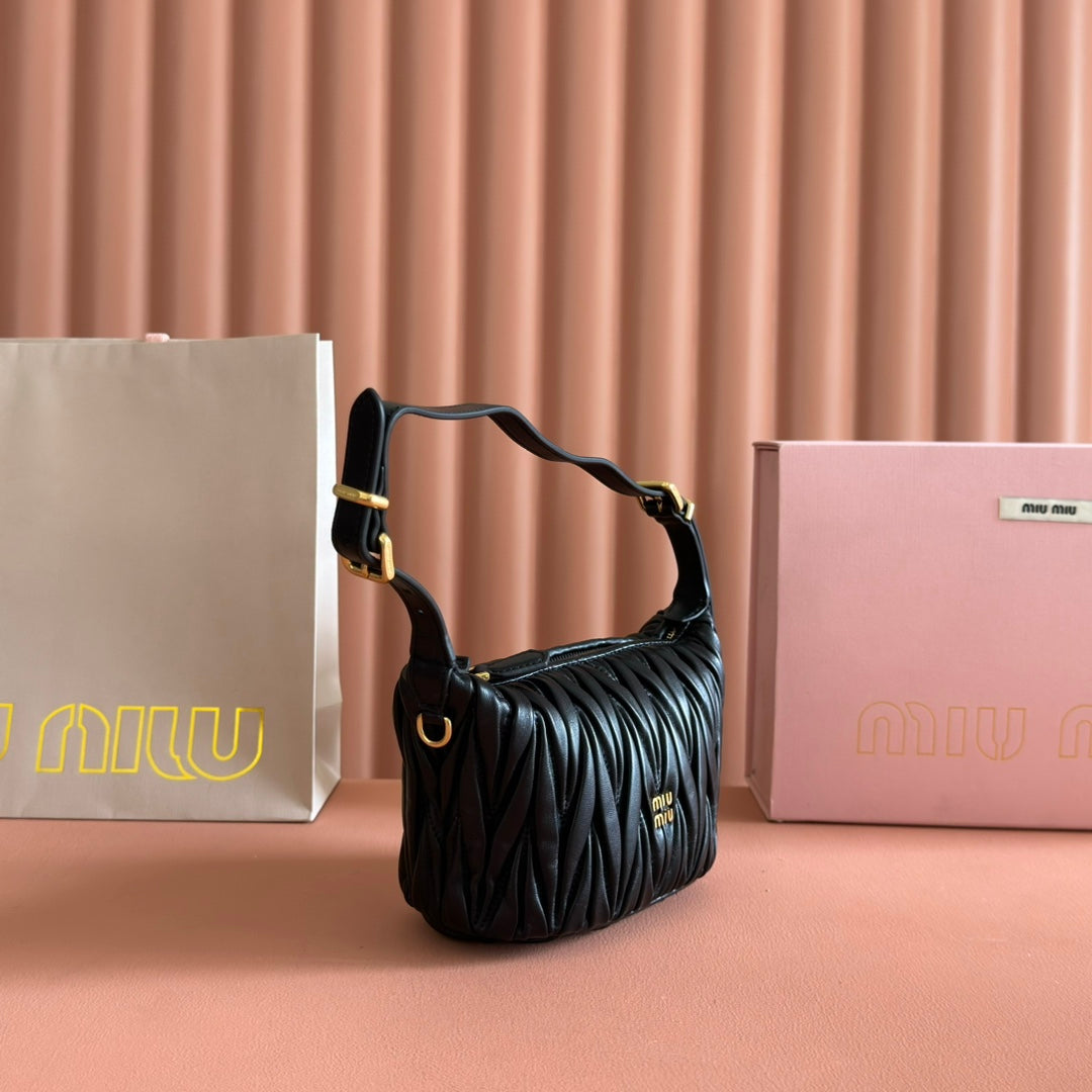 MIU MIU MIUMIU 26S POUCH BAG 15 IN BLACK CALFSKIN GOLD HARDWARE