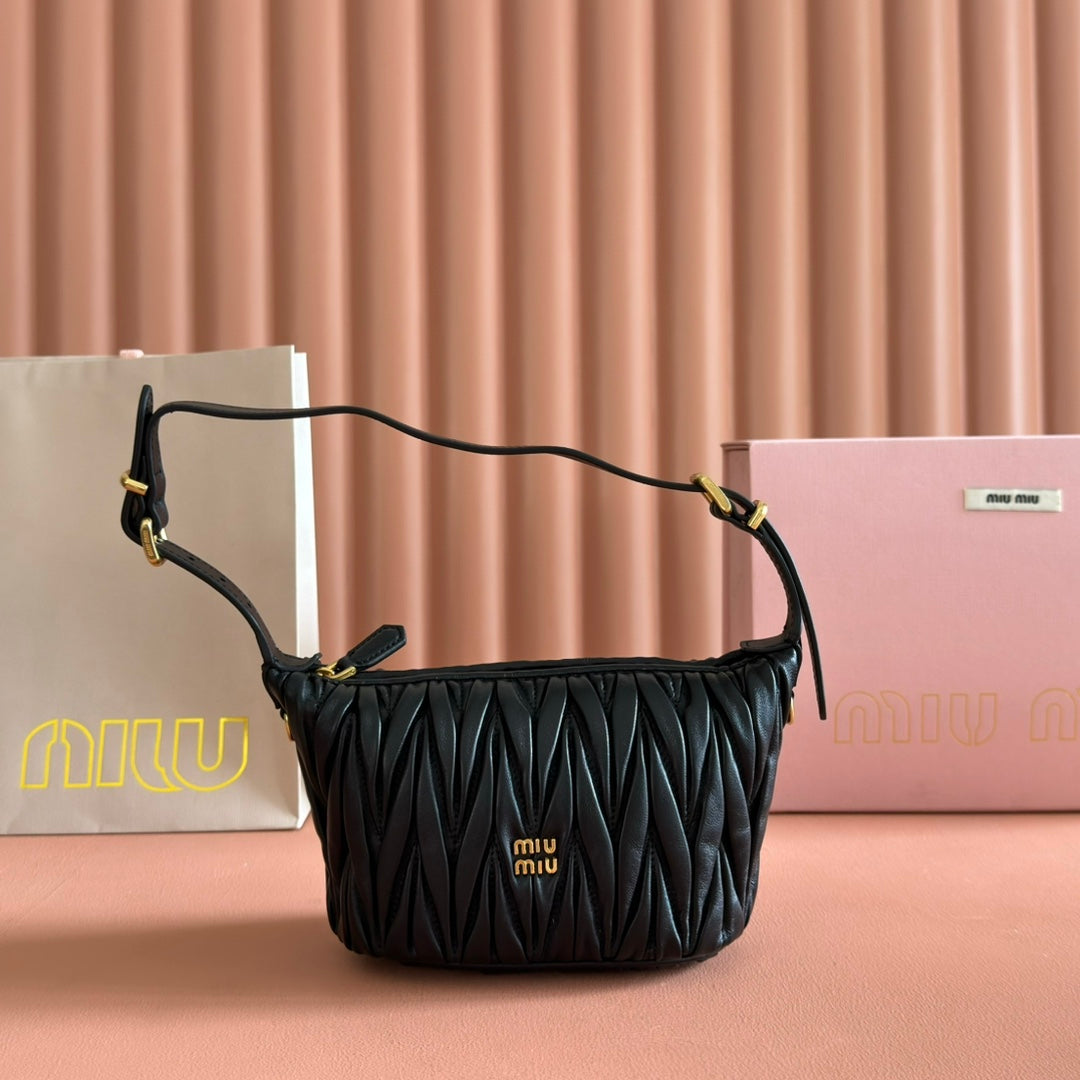 MIU MIU MIUMIU 26S POUCH BAG 15 IN BLACK CALFSKIN GOLD HARDWARE