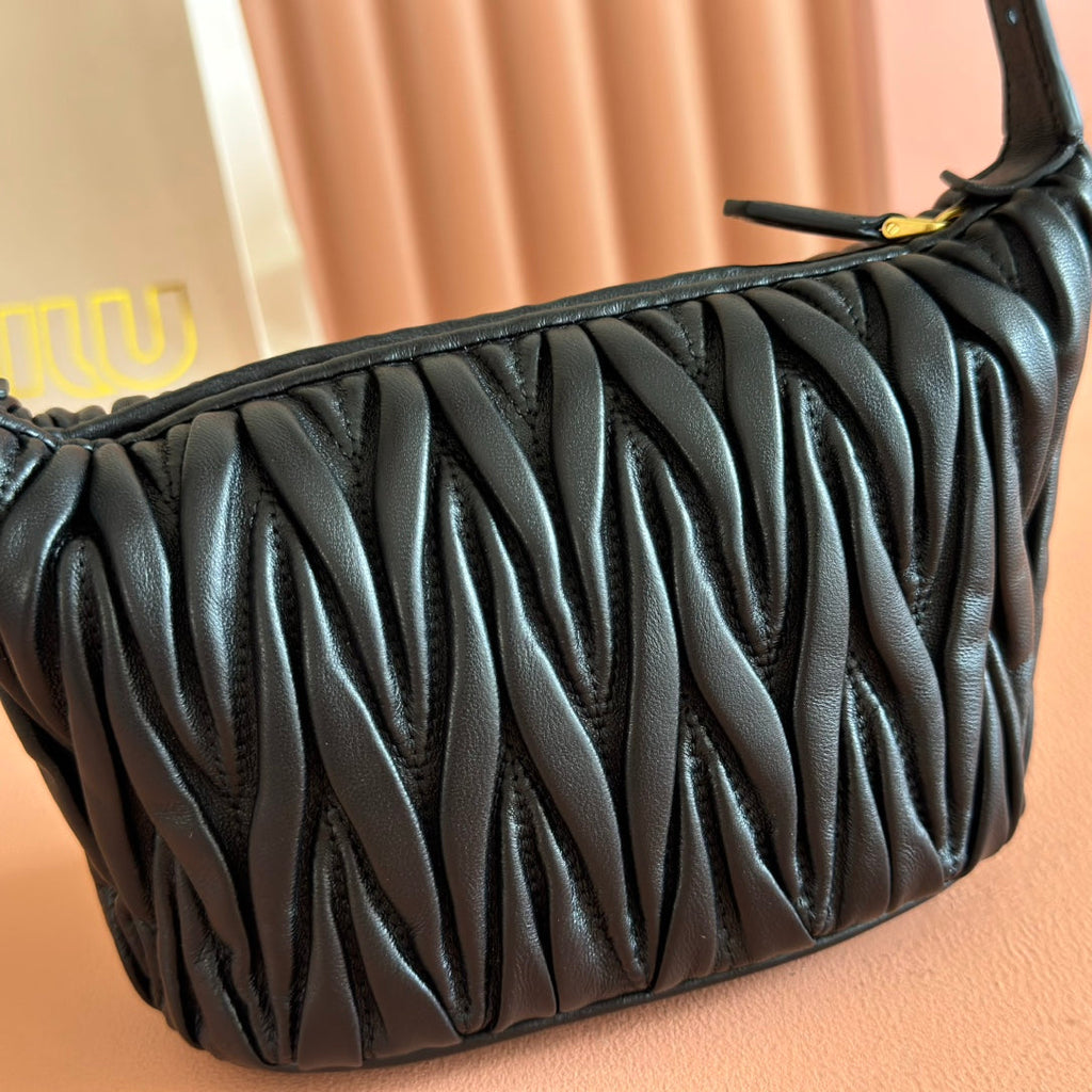 MIU MIU MIUMIU 26S POUCH BAG 15 IN BLACK CALFSKIN GOLD HARDWARE