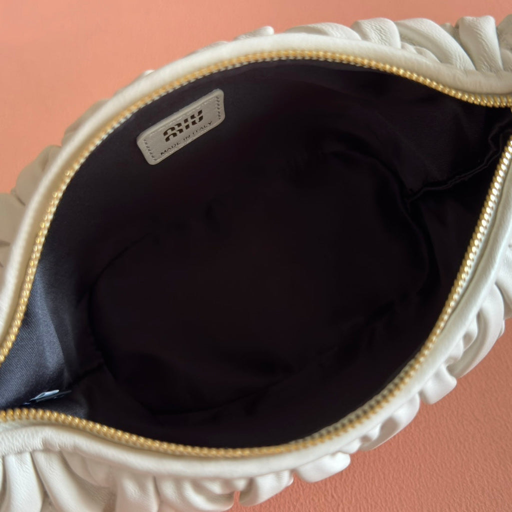 MIU MIU MIUMIU 26S POUCH BAG 15 IN WHITE CALFSKIN GOLD HARDWARE