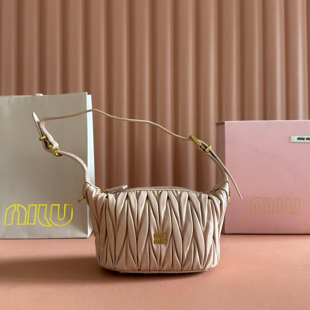 MIU MIU MIUMIU 26S POUCH BAG 15 IN LIGHT PINK CALFSKIN GOLD HARDWARE