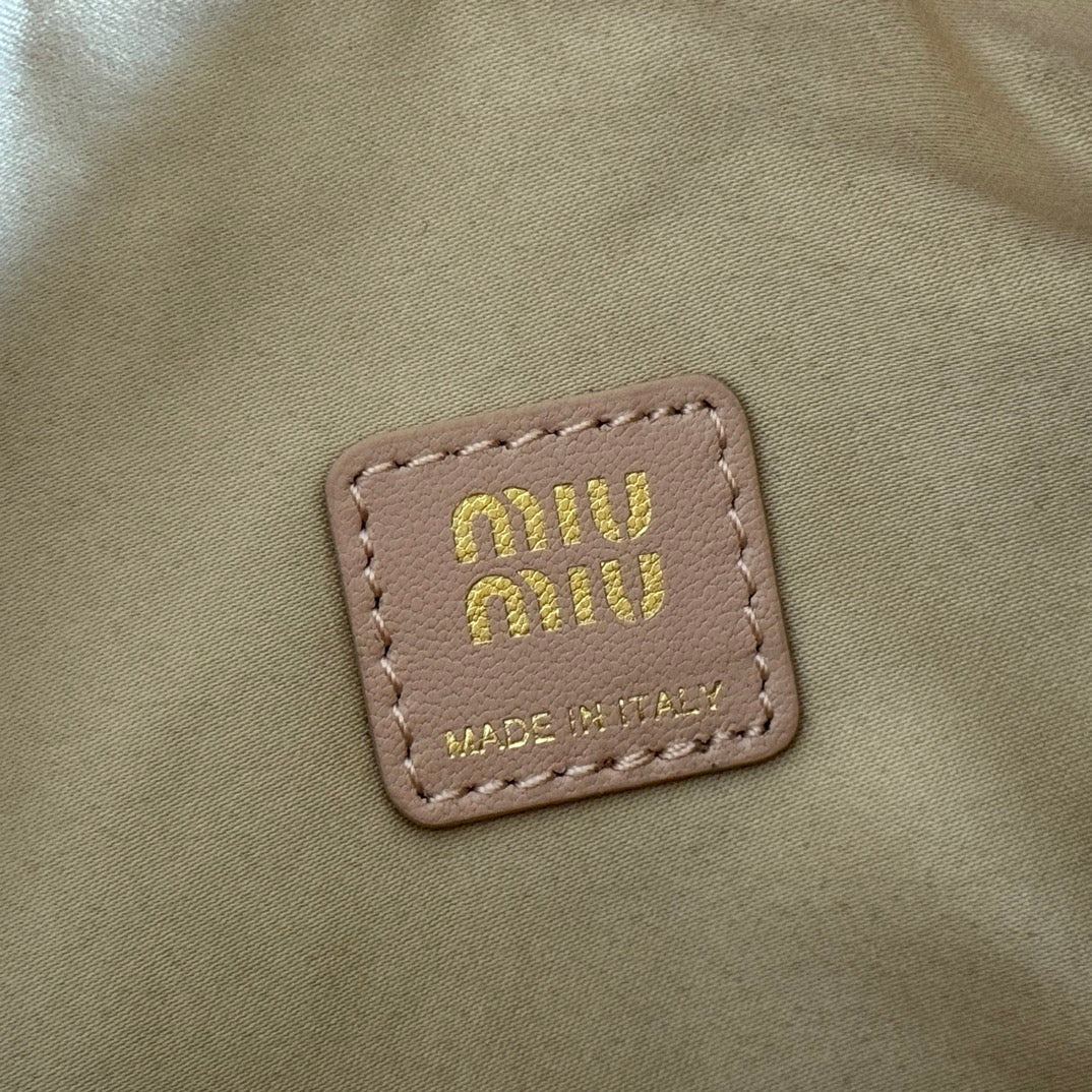 MIU MIU MIUMIU 26S POUCH BAG 15 IN LIGHT PINK CALFSKIN GOLD HARDWARE