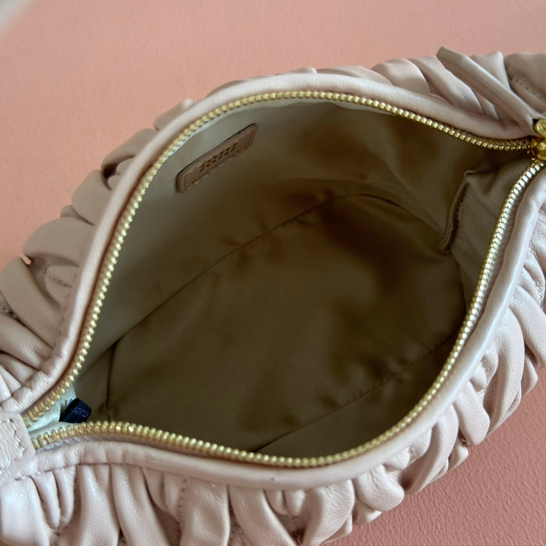 MIU MIU MIUMIU 26S POUCH BAG 15 IN LIGHT PINK CALFSKIN GOLD HARDWARE