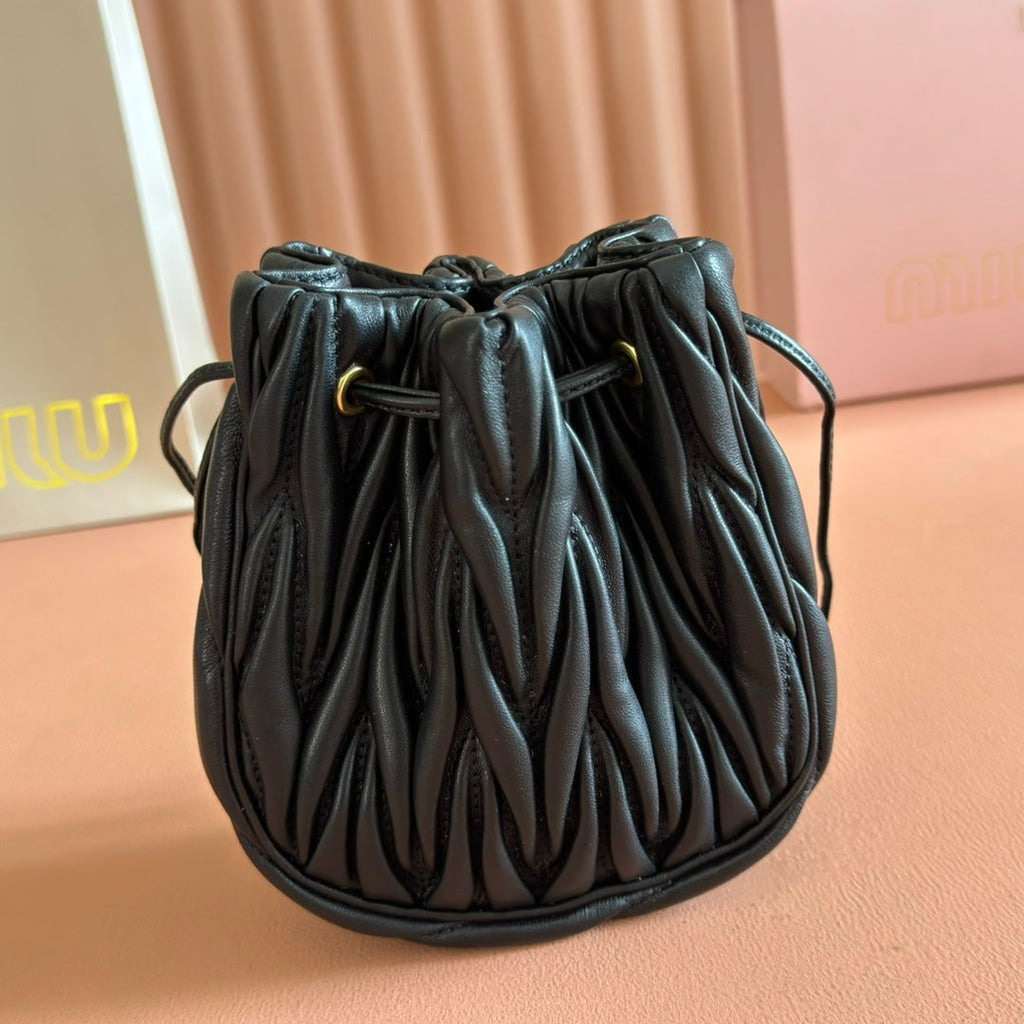 MIU MIU MIUMIU 26S MATELASSE POUCH BAG 16 IN BLACK CALFSKIN GOLD HARDWARE
