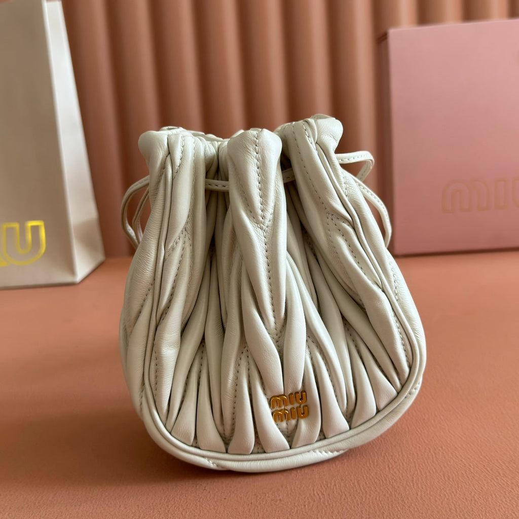 MIU MIU MIUMIU 26S MATELASSE POUCH BAG 16 IN WHITE CALFSKIN GOLD HARDWARE