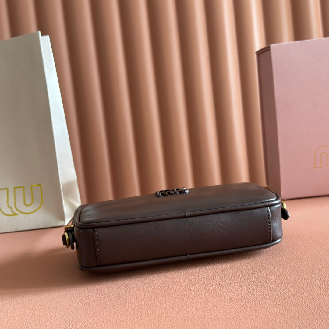 MIU MIU MIUMIU 26S POUCH BAG 20 IN DARK BROWN CALFSKIN GOLD HARDWARE