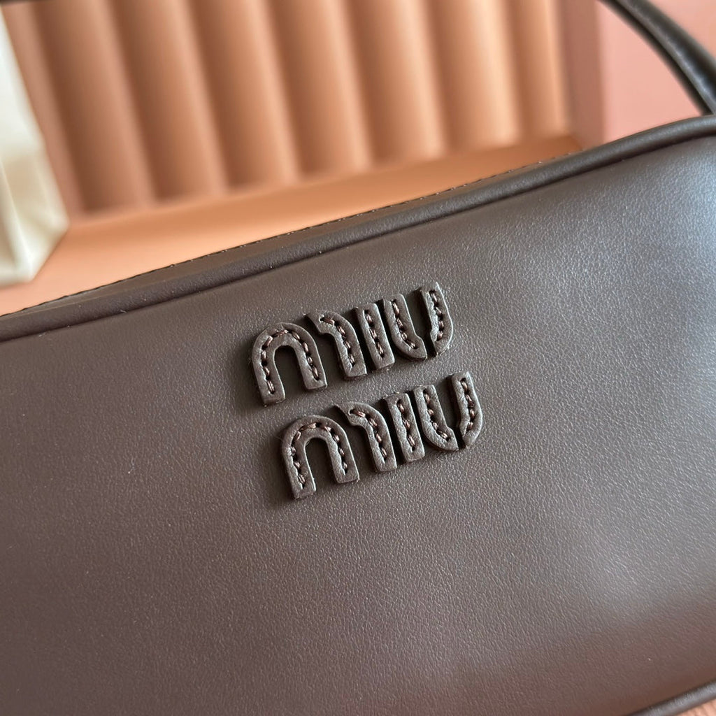 MIU MIU MIUMIU 26S POUCH BAG 20 IN DARK BROWN CALFSKIN GOLD HARDWARE