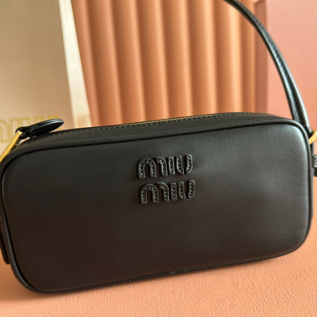 MIU MIU MIUMIU 26S POUCH BAG 20 IN BLACK CALFSKIN GOLD HARDWARE