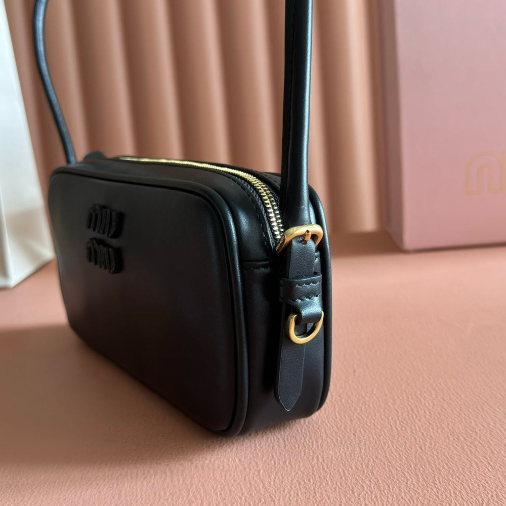 MIU MIU MIUMIU 26S POUCH BAG 20 IN BLACK CALFSKIN GOLD HARDWARE