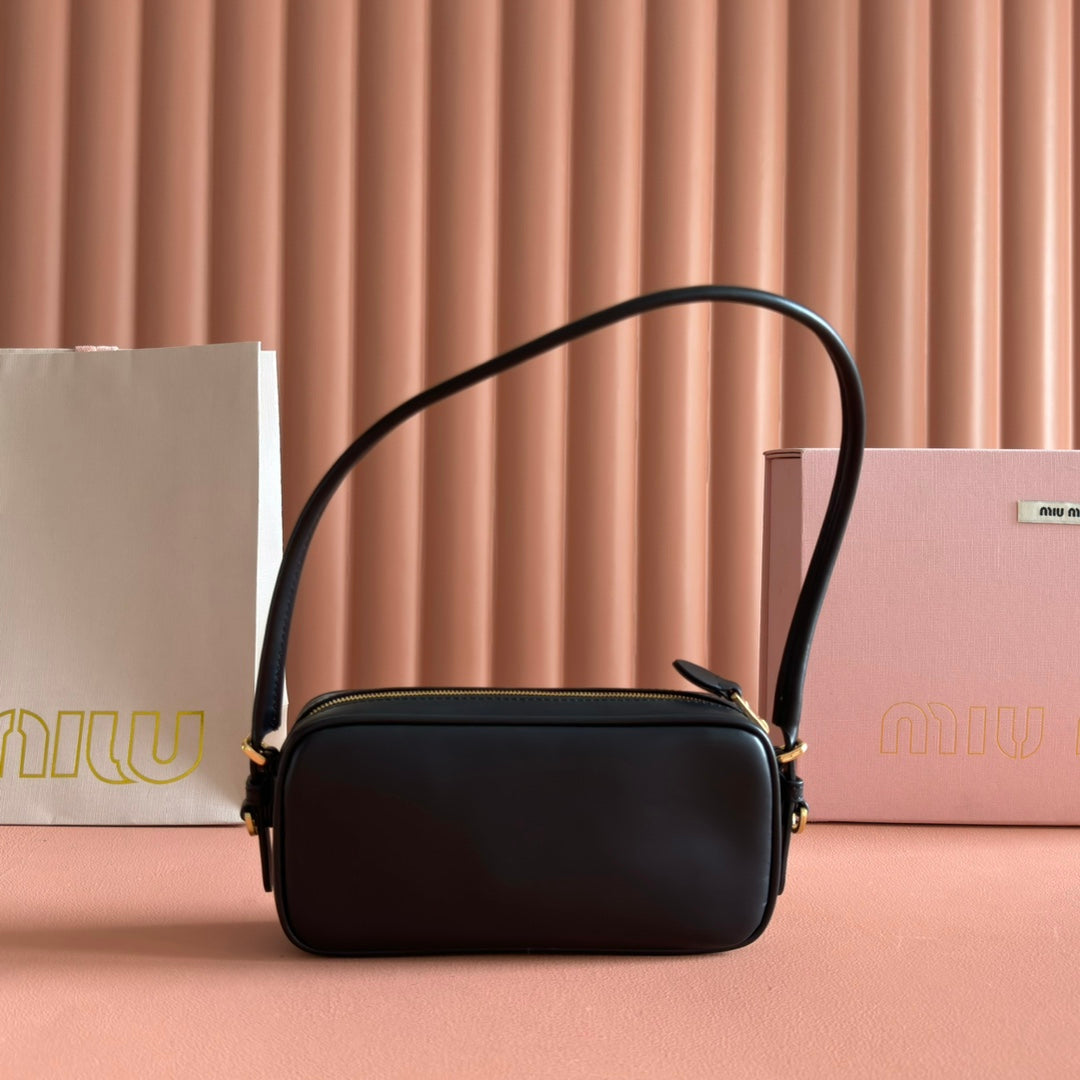 MIU MIU MIUMIU 26S POUCH BAG 20 IN BLACK CALFSKIN GOLD HARDWARE