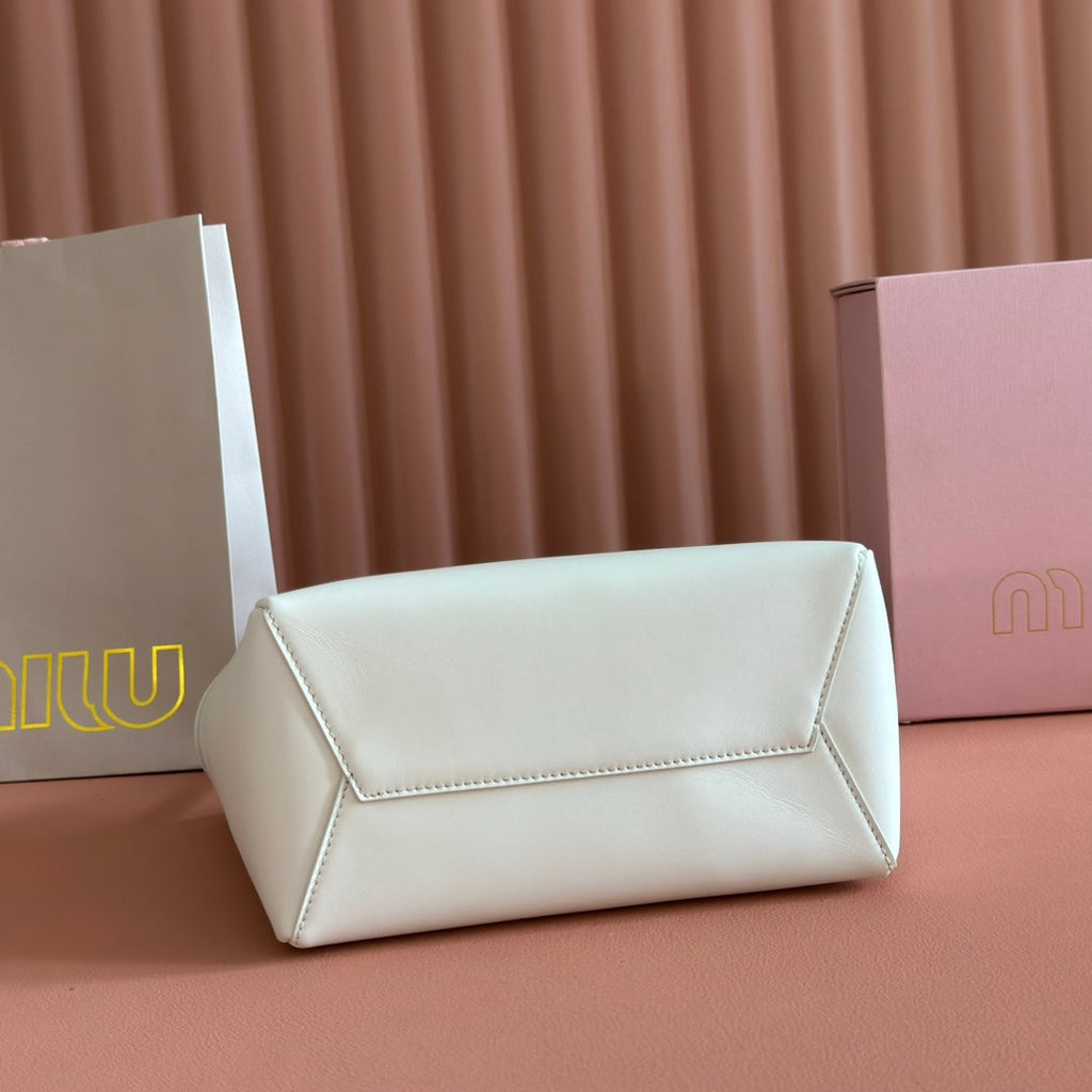 MIU MIU MIUMIU 26S IVY BAG 23 IN WHITE CALFSKIN GOLD HARDWARE