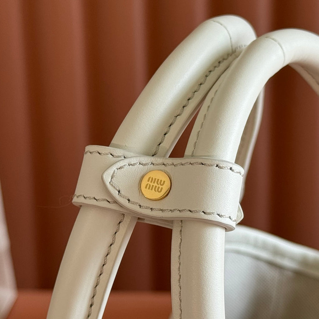 MIU MIU MIUMIU 26S IVY BAG 23 IN WHITE CALFSKIN GOLD HARDWARE