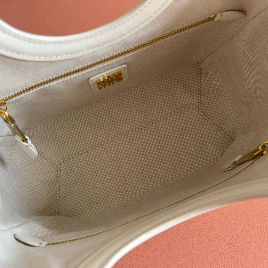 MIU MIU MIUMIU 26S IVY BAG 23 IN WHITE CALFSKIN GOLD HARDWARE