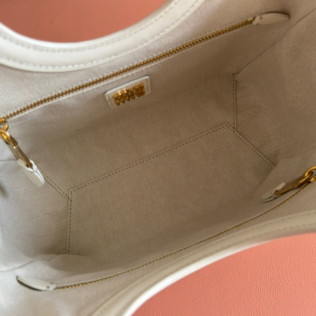 MIU MIU MIUMIU 26S IVY BAG 23 IN WHITE CALFSKIN GOLD HARDWARE