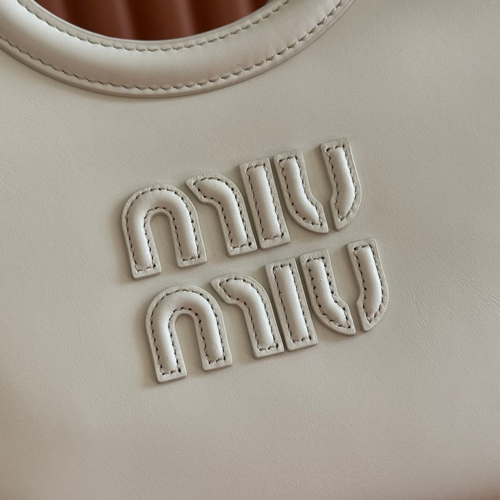 MIU MIU MIUMIU 26S IVY BAG 23 IN WHITE CALFSKIN GOLD HARDWARE