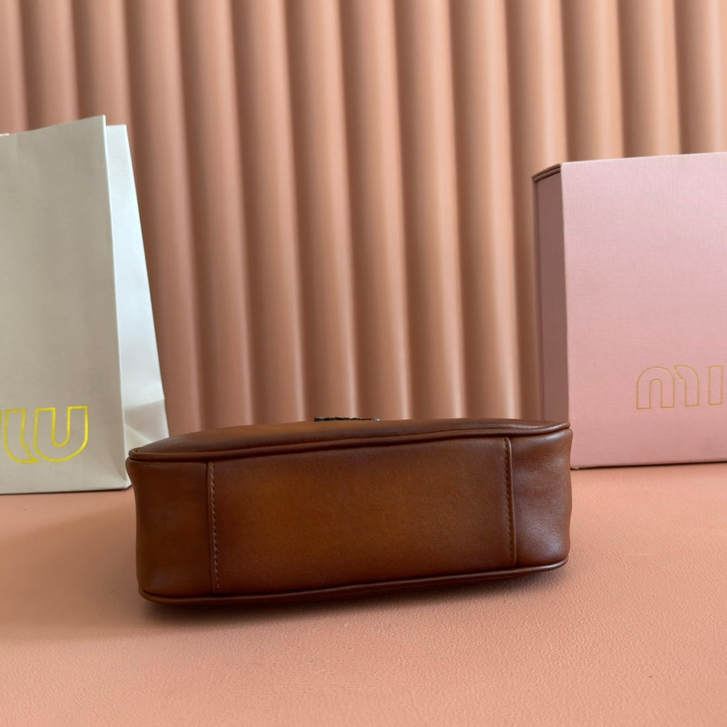 MIU MIU MIUMIU 26S WANDER BAG 20 IN BROWN CALFSKIN GOLD HARDWARE