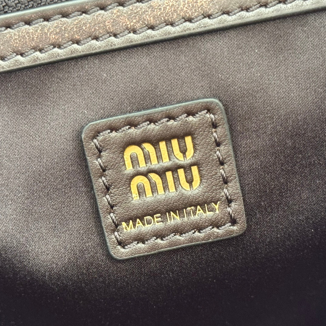 MIU MIU MIUMIU 26S POCKET BAG 38 IN BLACK CALFSKIN GOLD HARDWARE