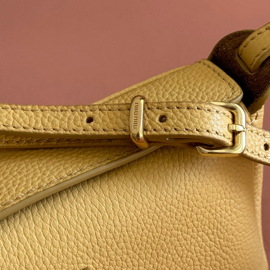 MIU MIU MIUMIU 26S POUCH BAG 18 IN YELLOW CALFSKIN GOLD HARDWARE