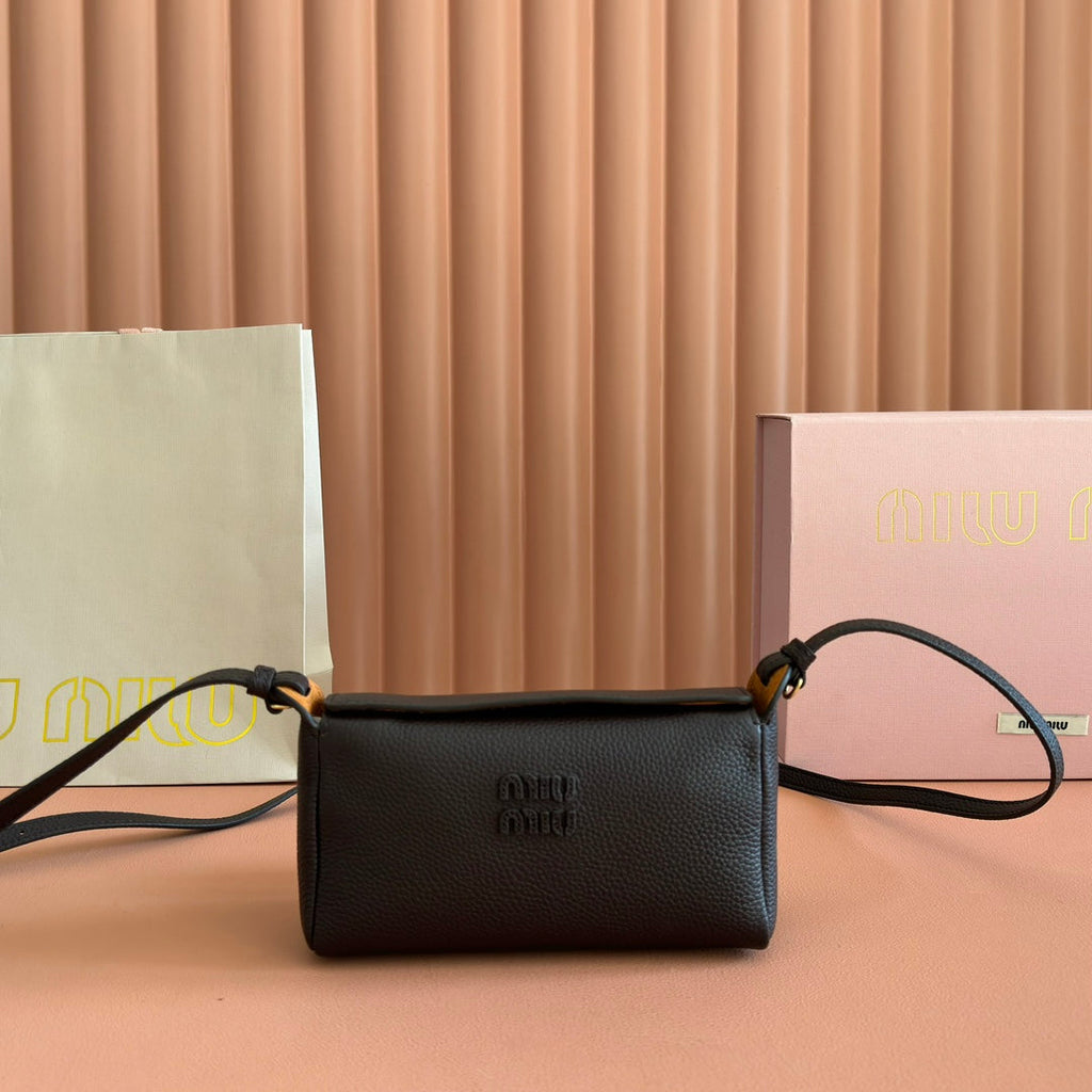 MIU MIU MIUMIU 26S POUCH BAG 18 IN BLACK CALFSKIN GOLD HARDWARE