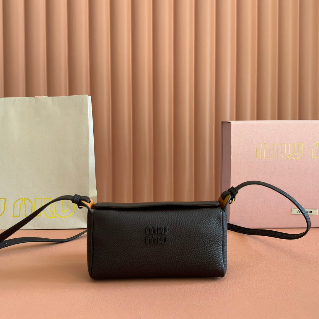 MIU MIU MIUMIU 26S POUCH BAG 18 IN BLACK CALFSKIN GOLD HARDWARE