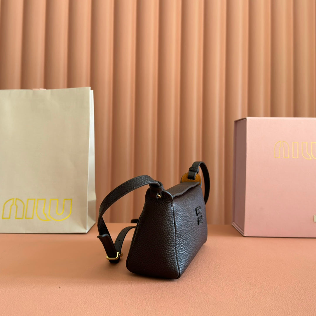 MIU MIU MIUMIU 26S POUCH BAG 18 IN BLACK CALFSKIN GOLD HARDWARE