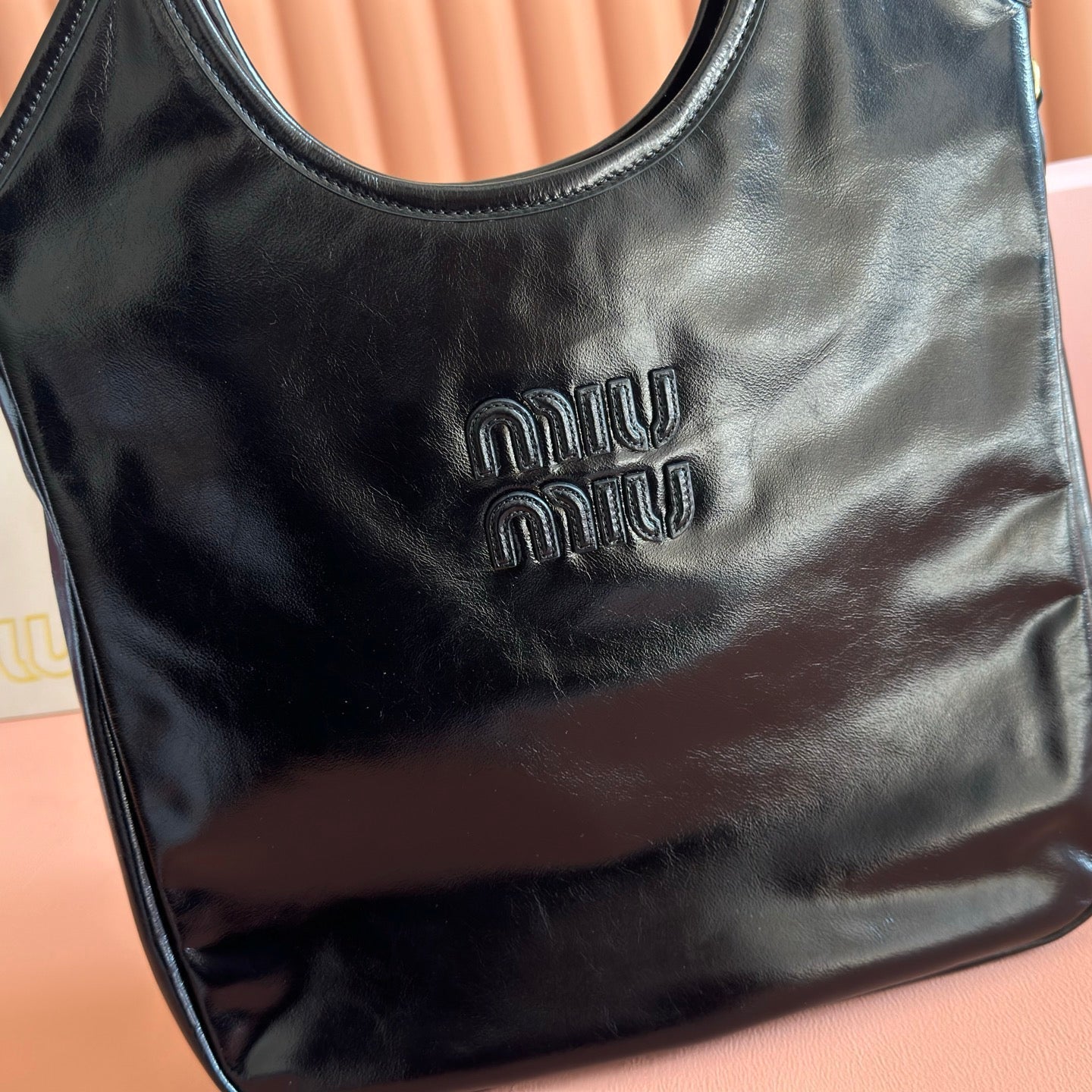 MIU MIU MIUMIU 26S IVY 40 TOTE IN BLACK PATENT CALFSKIN