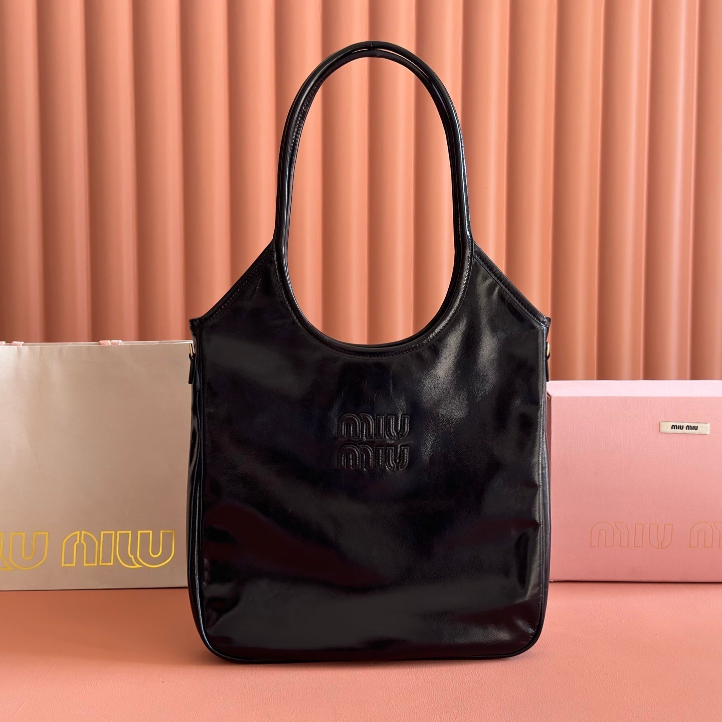 MIU MIU MIUMIU 26S IVY 40 TOTE IN BLACK PATENT CALFSKIN